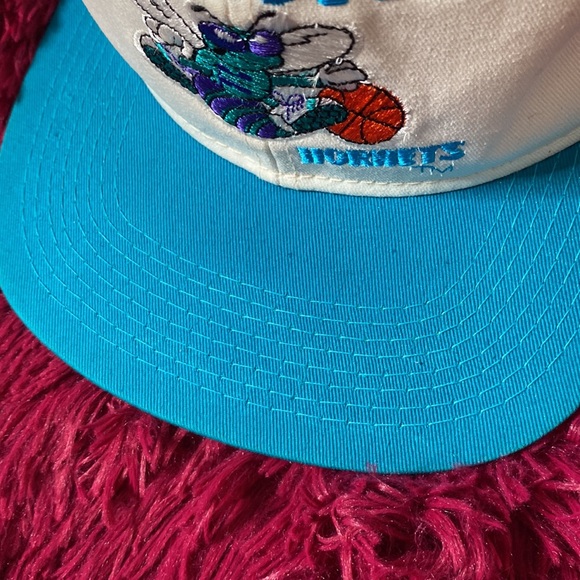 Vintage Charlotte Hornets basketball hat - Picture 3 of 15